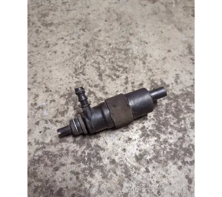 Volkswagen PASSAT B6 Headlight washer pump 3B7955681