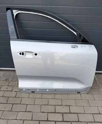 Volvo XC40 Front door 