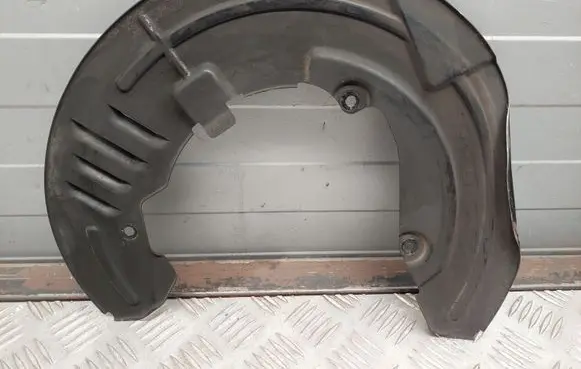 Chevrolet Camaro Front brake disc dust cover plate 22802366