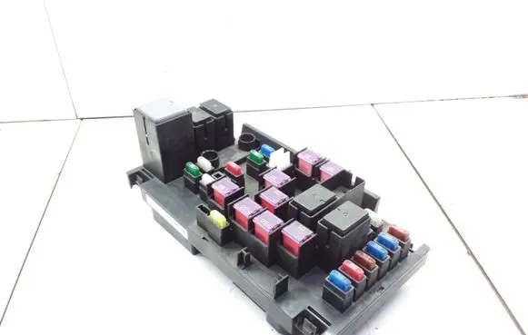 Subaru Forester SH Fuse module 82241SC020 903536