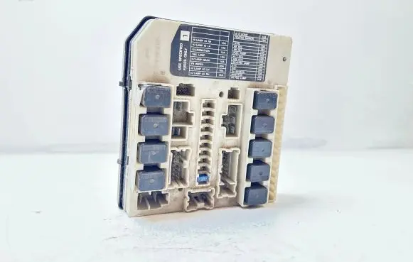 Nissan Navara D40 Fuse box set 284B7EB310