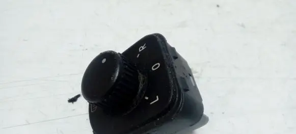 Volkswagen Golf Plus Wing mirror switch 1K0959565F