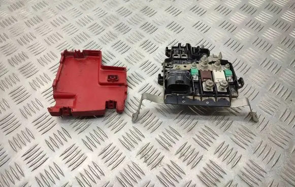 Opel Vivaro Positive wiring loom 8200520034