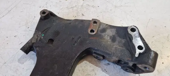 Nissan X-Trail T31 Power steering pump mounting bracket 