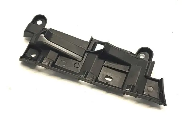 Rear bumper mounting bracket
