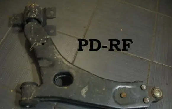 Ford Focus Front lower control arm/wishbone 1207974