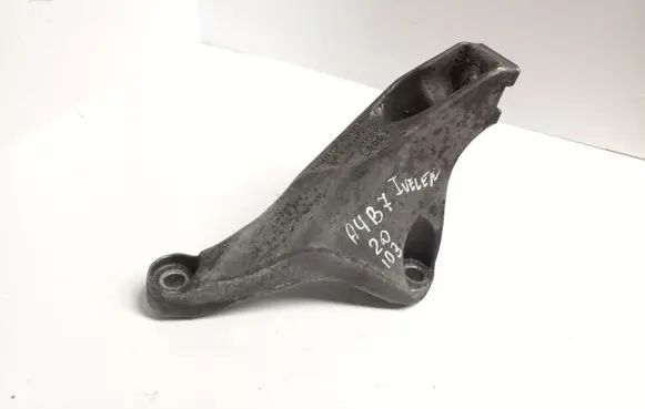 Audi A4 S4 B7 8E 8H Engine mounting bracket 8E0199307S