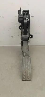Mercedes-Benz A W169 Accelerator throttle pedal A1693000304 020506 000355