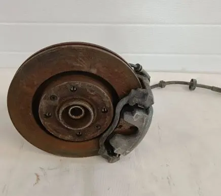 Peugeot 208 Front wheel hub