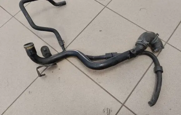 Volkswagen Golf IV Engine coolant pipe/hose