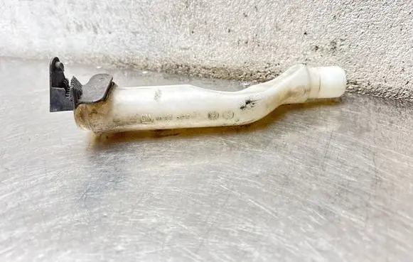 Opel Vectra C Window washer liquid tank fill tube 