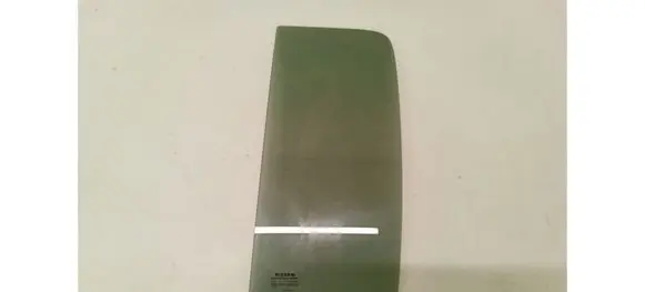 Nissan Navara Rear vent window glass 