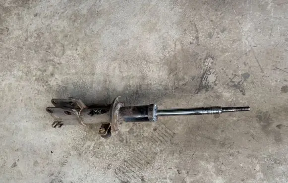 Opel Vivaro Front shock absorber/damper 824904010620