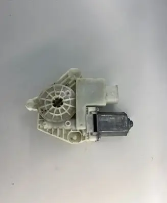 BMW M5 F90 Front door window regulator motor 7455082
