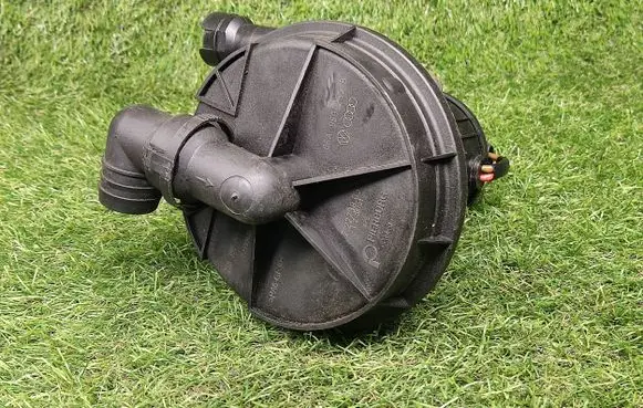 Volkswagen PASSAT B5.5 Secondary air pump 3B0906613 06A959253B