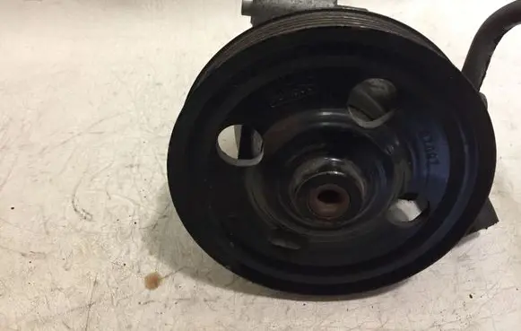 Ford Mondeo MK IV Power steering pump 6G913A733EA