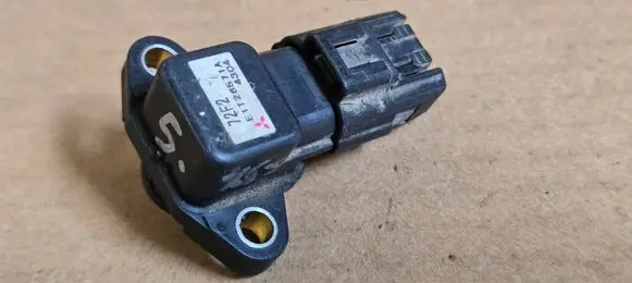 Suzuki Ignis Air pressure sensor 1859072F21 72F2 E1T26571A