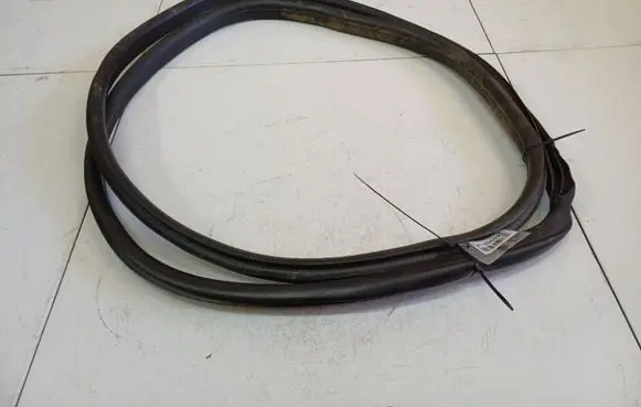 Ford Galaxy Rubber seal front coupe door 