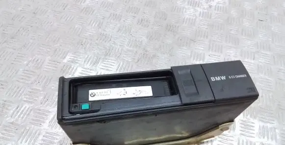 BMW 5 E39 CD/DVD changer 8361584