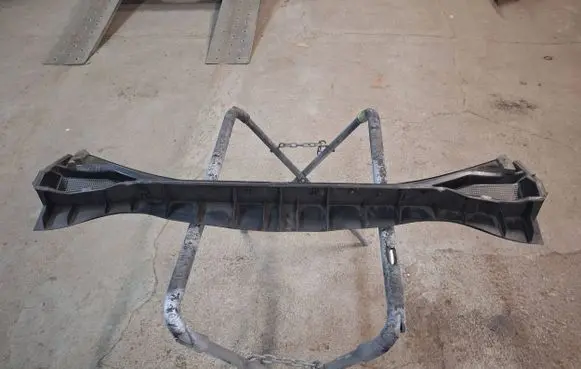 Ford Escape IV Wiper trim LJ6BS02216AE