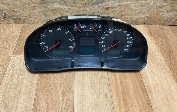 Volkswagen PASSAT B5 Speedometer (instrument cluster) 3B0920822 110008961016