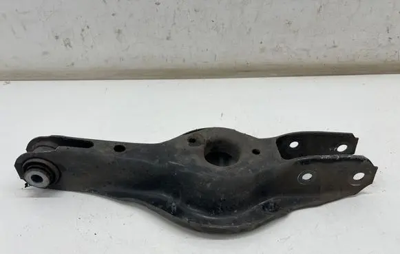 BMW 1 F20 F21 Rear upper control arm/wishbone 6867541
