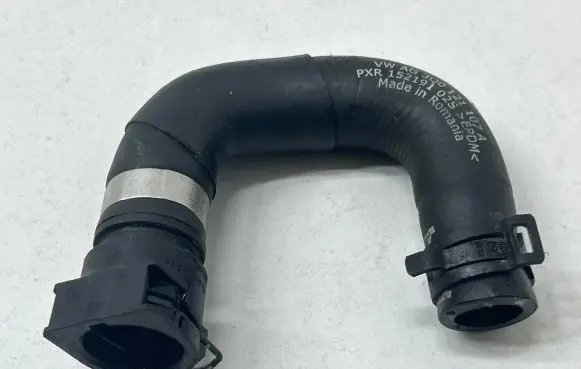 Volkswagen PASSAT B8 Engine coolant pipe/hose 3Q0121107A
