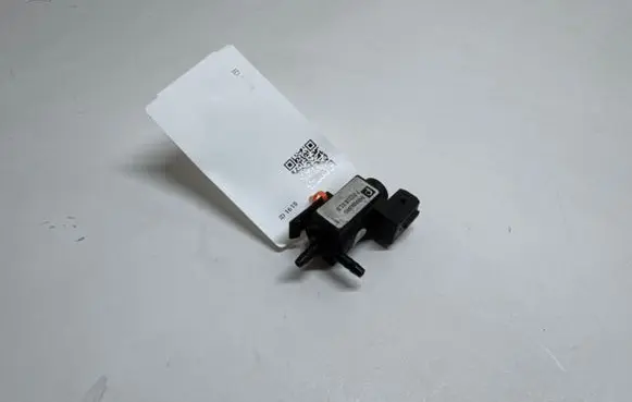 BMW 5 F10 F11 Vacuum valve 702318010