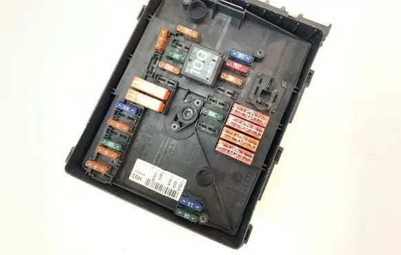 Volkswagen Golf V Fuse module 1K0937125A 017183071