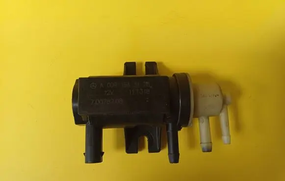 Mercedes-Benz C W204 Turbo solenoid valve A0091533128 70078208