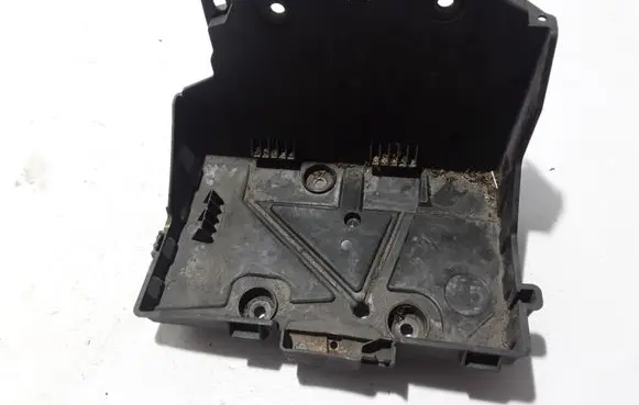 Battery bracket