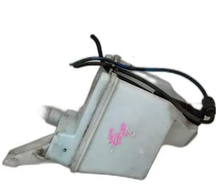 Nissan Juke I F15 Windshield washer fluid reservoir/tank 