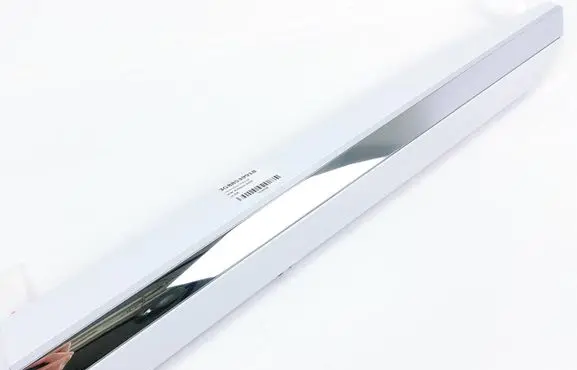 Rear door trim (molding)