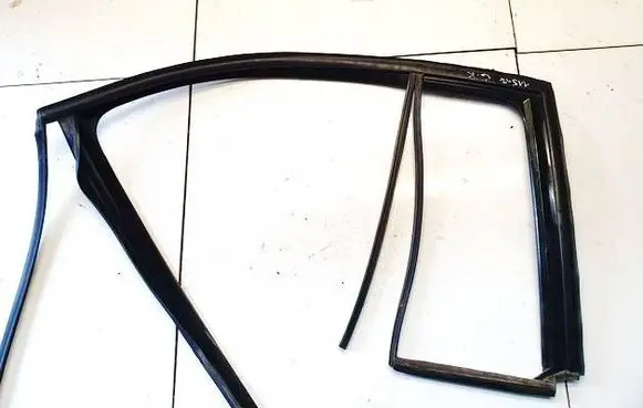 Volkswagen Touran I Rubber seal rear door