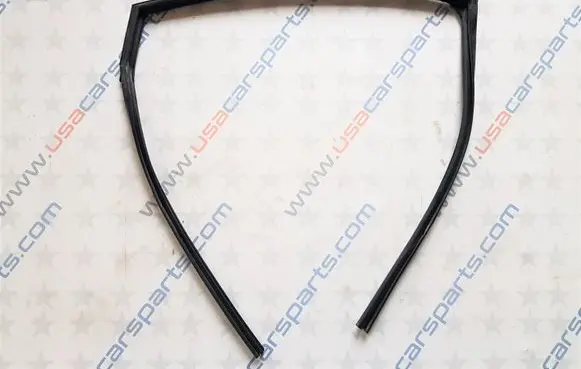 Nissan Rogue Rubber seal rear door window/glass 823304BA0A 823305HA0A