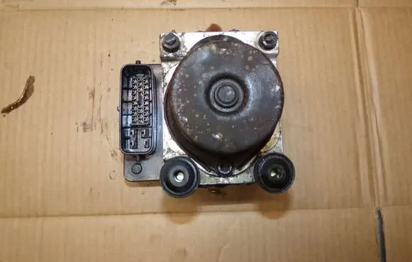 Mitsubishi Lancer ABS Pump MB52WDE47221