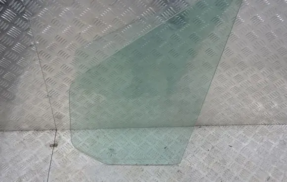 Ford Transit Sliding door window/glass BK31V21419