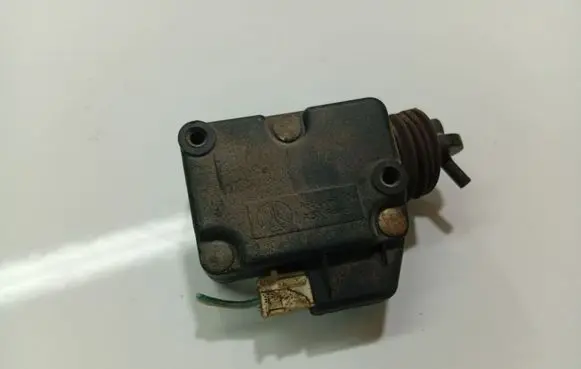 Peugeot 407 Central locking motor 