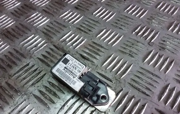 Renault Scenic I Airbag deployment crash/impact sensor 7700437301B 550759800