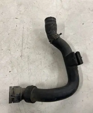 Volkswagen PASSAT B5.5 Engine coolant pipe/hose 8D0121101