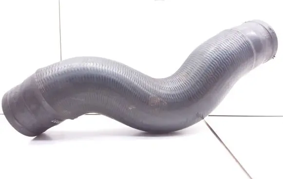 Opel Zafira B Intercooler hose/pipe 498891241 55557037