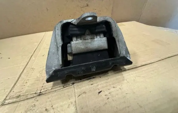 Audi A3 S3 8L Engine mount bracket 1J0199555