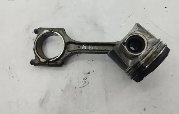 Volvo XC60 Piston with connecting rod