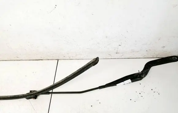 Ford C-MAX I Front wiper blade arm 3m5117526aa