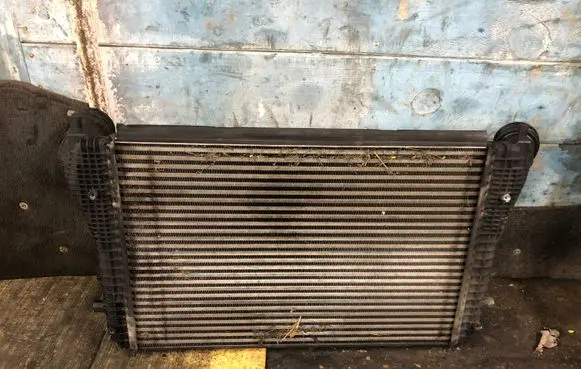Volkswagen Golf VI Intercooler radiator