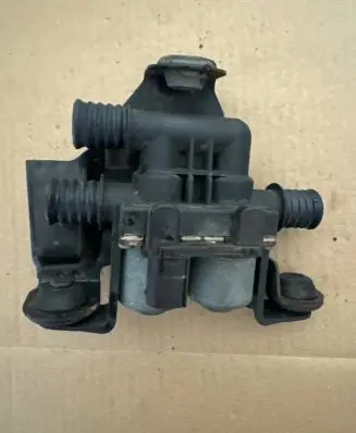 BMW X5 E70 Coolant heater control valve 1147412 100215 6910544