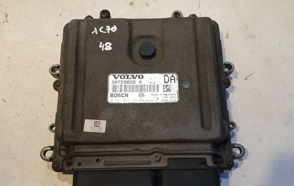Volvo XC70 Engine control unit/module 30729826A 0281012103