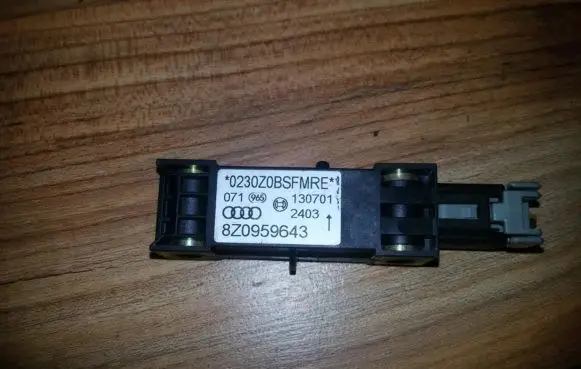 Audi A2 Airbag deployment crash/impact sensor 8Z0959643