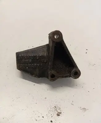 Volkswagen Transporter - Caravelle T4 Engine mounting bracket 074903141