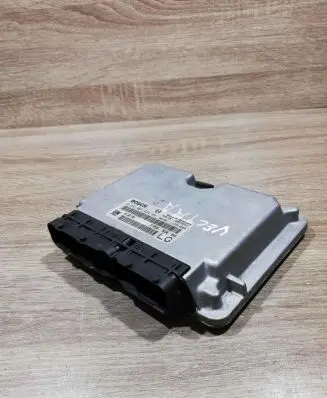 Opel Zafira B Engine control unit/module ECU 90569348 0281001634 17700968